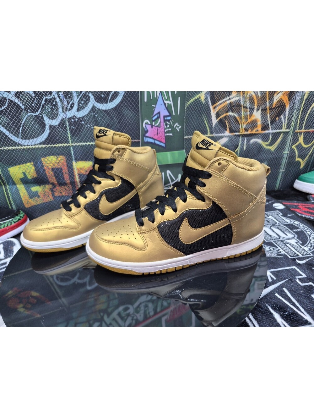 NIKE DUNK Womens Size 8.5W Metallic Gold Black Glitter High Sneaker 325203-771